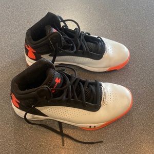 Under Armour Womens Basketball Shoes